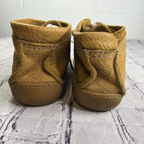 Bed Stu tan yellow pebbled leather moccasin chukka ankle  display picture 3